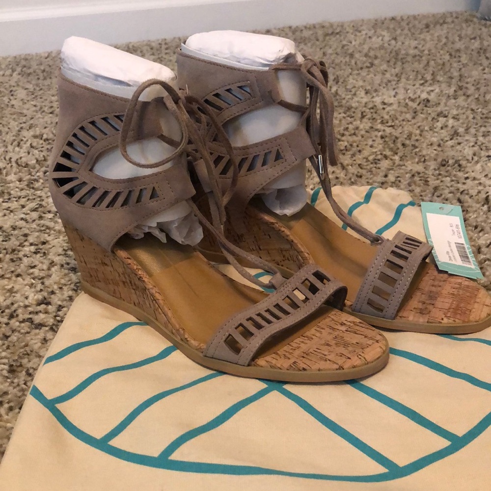 NWT. Dolce Vita Sandals